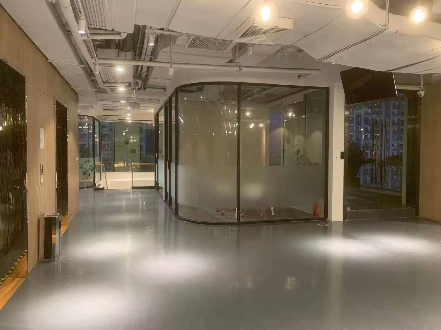 说说玻璃宅男视频网站与传统隔墙的差别
